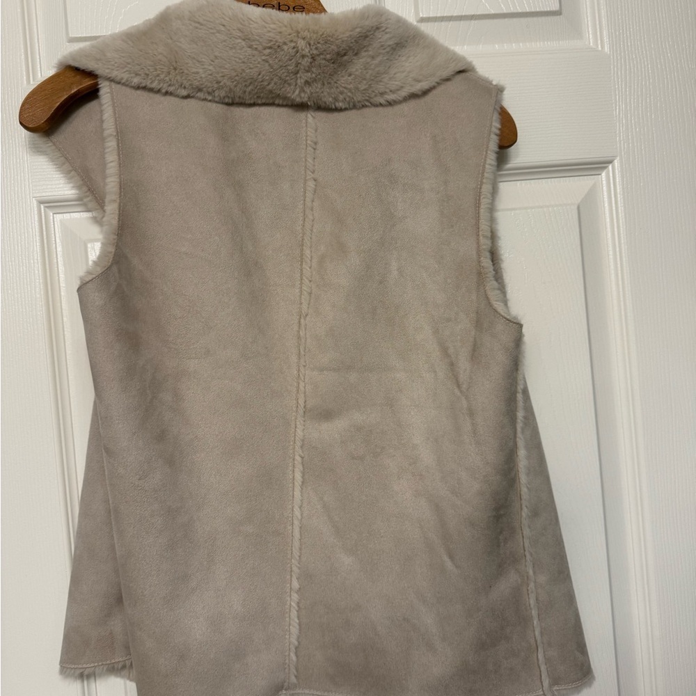 LOFT Light Tan Faux Fur Vest - Picture 6 of 7